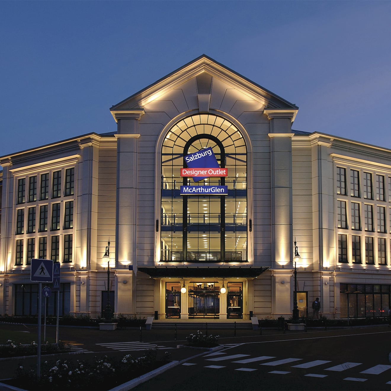 Außenansicht Designer Outlet Salzburg