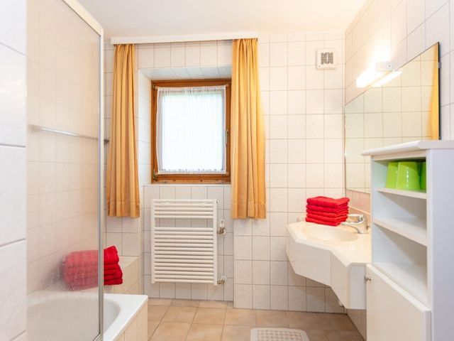 saalbach-ferienwohnungen-kohlmais-badezimmer.jpg